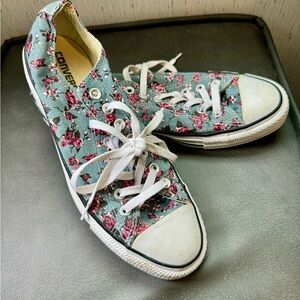 Chucks floral pattern. Size 11 women’s